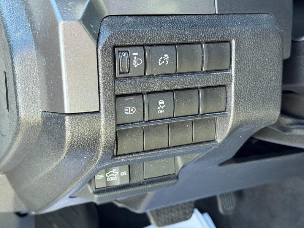 Certified 2024 Toyota Tacoma SR5 AWD/4WD image 16