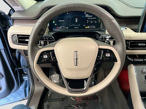 Used 2023 Lincoln Aviator Reserve w/ Elements Package Plus AWD/4WD image 11