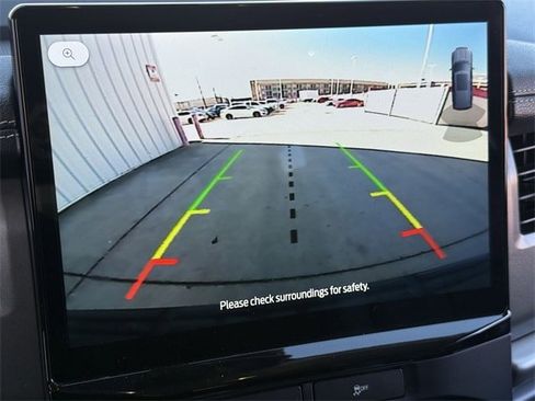 Used 2022 Ford Expedition XLT image 18