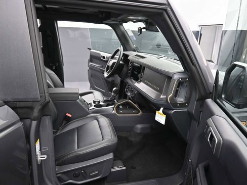 New 2025 Ford Bronco Badlands image 13