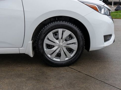 Used 2023 Nissan Versa S w/ Trunk Package image 32