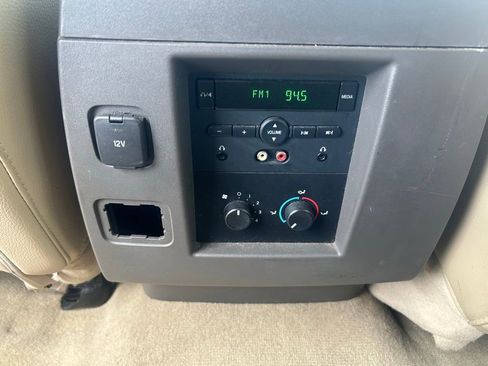 Used 2014 Ford Expedition XLT w/ Equipment Group 202A AWD/4WD image 13