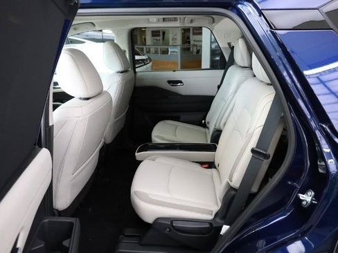 New 2026 Nissan Pathfinder SL w/ SL Premium Package AWD/4WD image 25