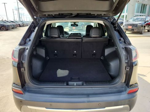 Used 2019 Jeep Cherokee Limited AWD/4WD image 27