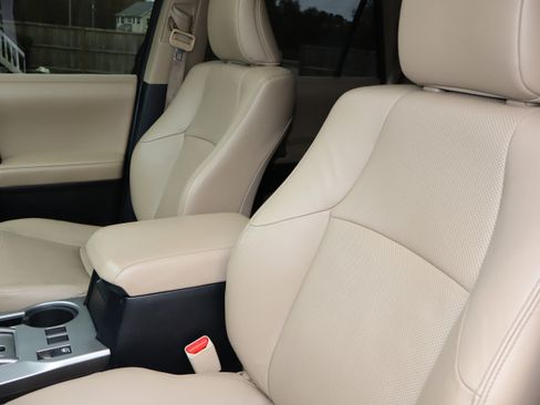 Used 2019 Toyota 4Runner Limited image 17