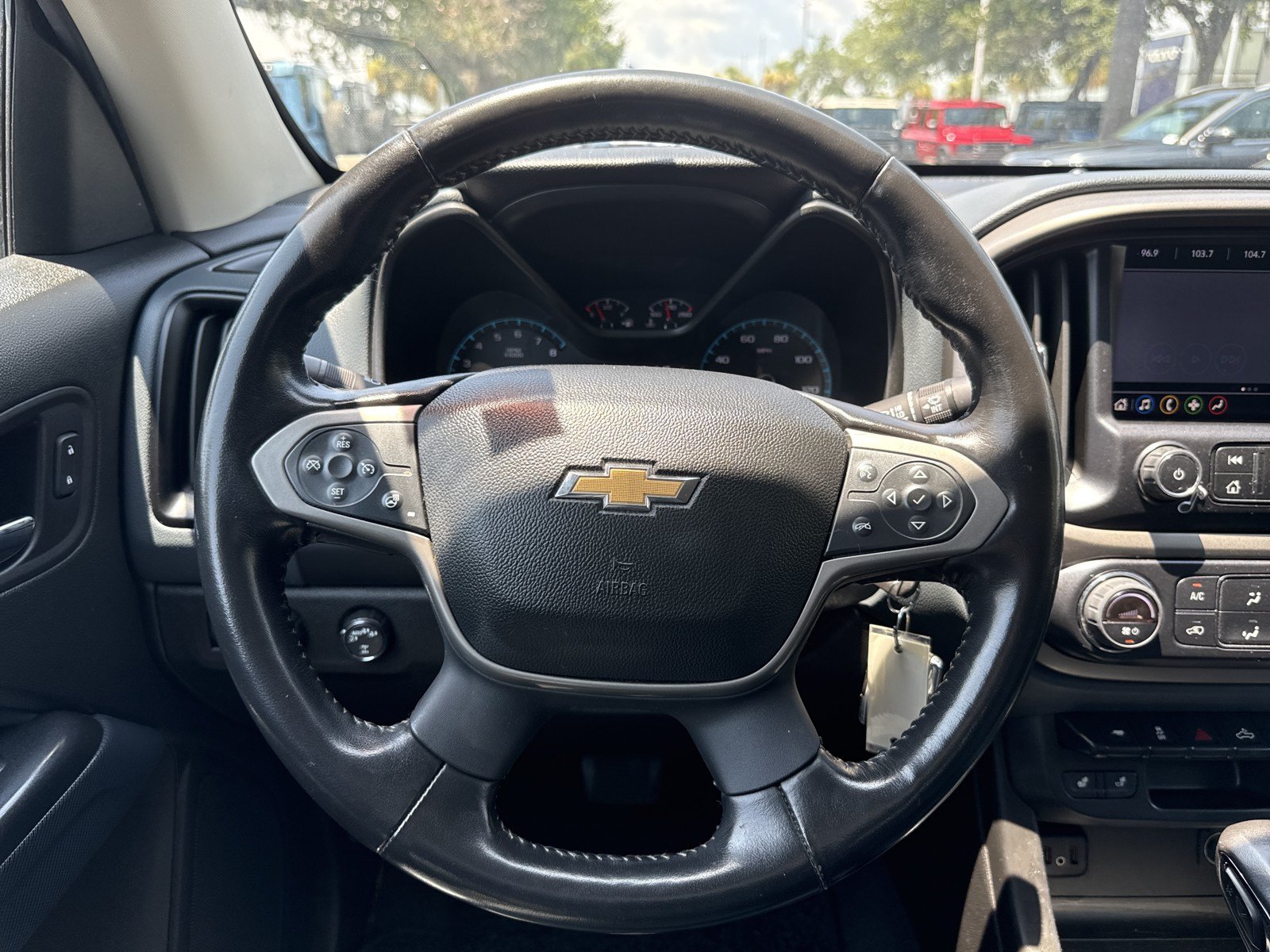 Used 2022 Chevrolet Colorado Z71 AWD/4WD image 19