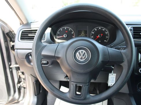 Used 2012 Volkswagen Jetta S FWD image 16