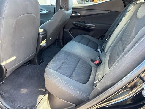 Used 2022 Chevrolet Bolt EUV LT w/ Comfort Package image 12