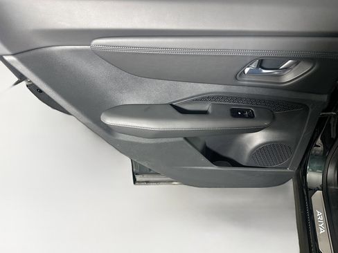 Used 2024 Nissan Ariya AWD image 26