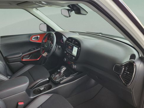 Used 2022 Kia Soul Turbo image 8