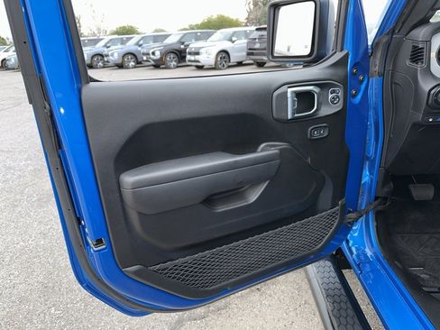 Used 2024 Jeep Wrangler Unlimited w/ Convenience Group image 18