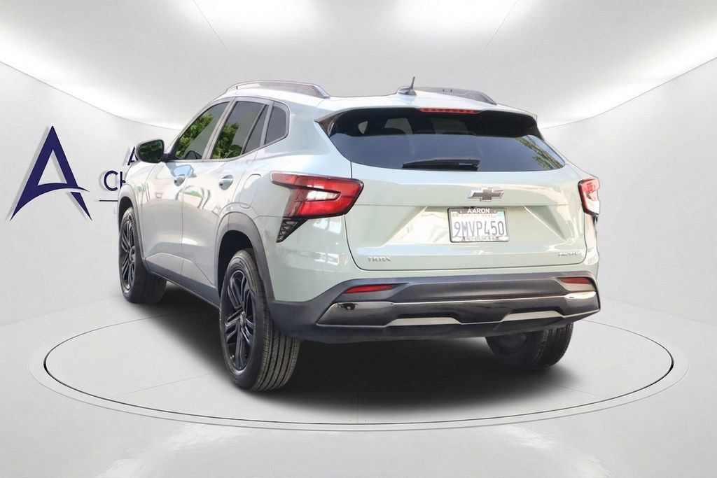 Used 2024 Chevrolet Trax ACTIV FWD image 7