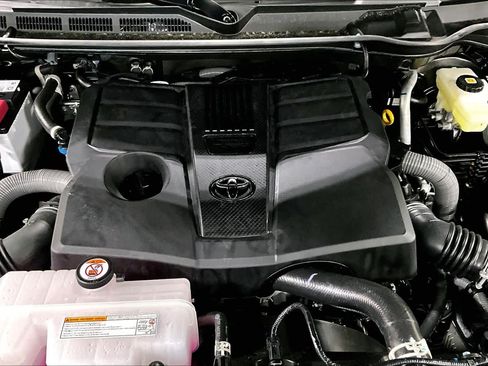 Certified 2026 Toyota Tundra Platinum AWD/4WD image 33