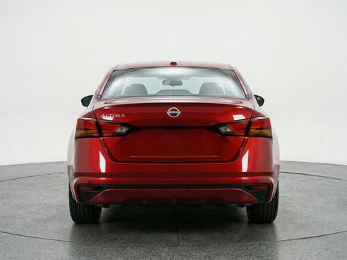 Used 2025 Nissan Altima 2.5 SV image 7