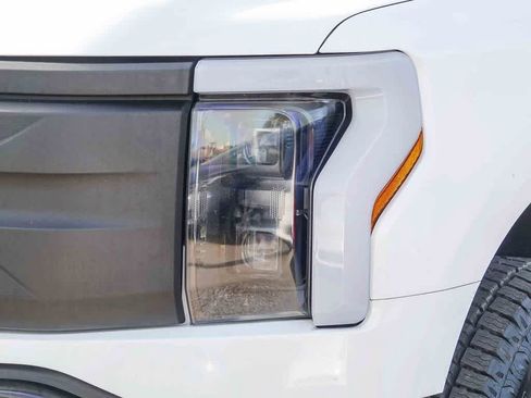 Used 2022 Ford F150 Lightning Pro image 8