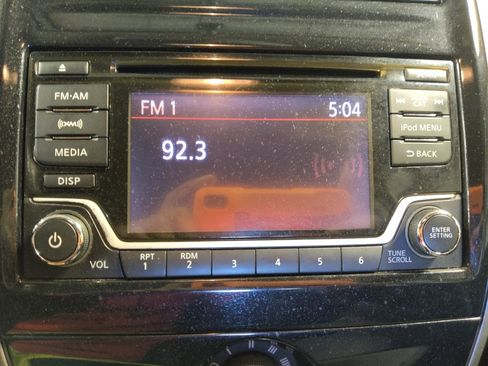 Used 2017 Nissan Versa SV w/ SV Special Edition Package image 25