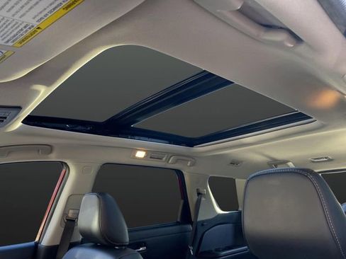 Used 2022 Nissan Pathfinder SL w/ SL Premium Package image 7