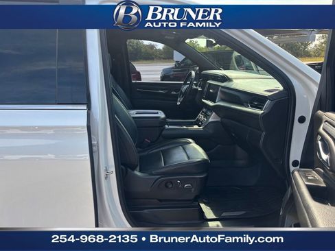 Used 2022 GMC Yukon Denali image 16