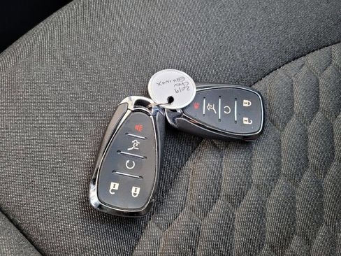 Used 2019 Chevrolet Equinox LT w/ Driver Convenience Package image 14