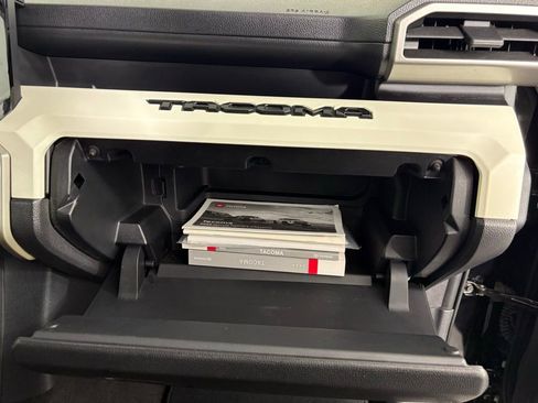 Used 2024 Toyota Tacoma TRD Off-Road image 32