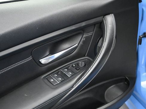 Used 2018 BMW M3 RWD image 8