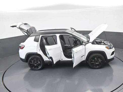 Used 2023 Jeep Compass Altitude image 68
