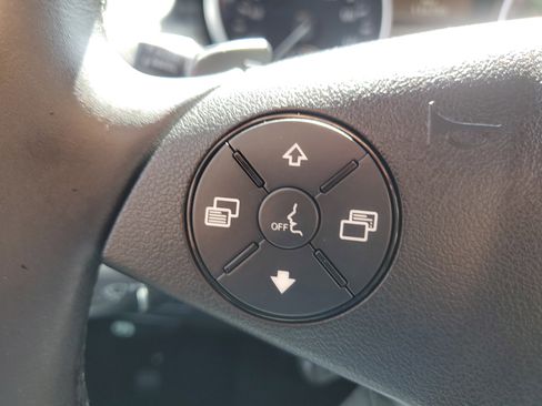 Used 2011 Mercedes-Benz ML 350 2WD image 17