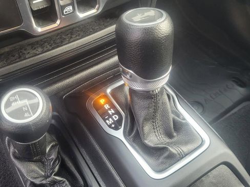 Used 2020 Jeep Wrangler Unlimited Sport AWD/4WD image 25