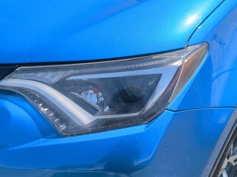Used 2017 Toyota RAV4 XLE FWD image 10