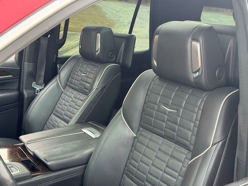 Certified 2021 Cadillac Escalade Premium Luxury Platinum image 22