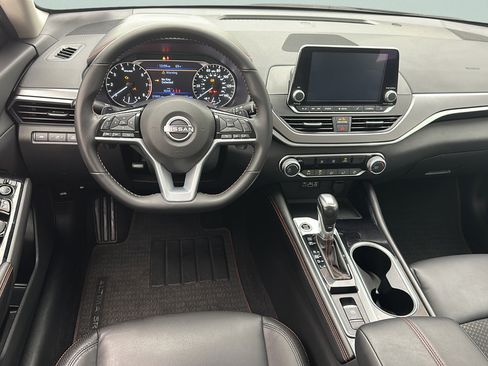 Used 2025 Nissan Altima 2.5 SR AWD/4WD image 10