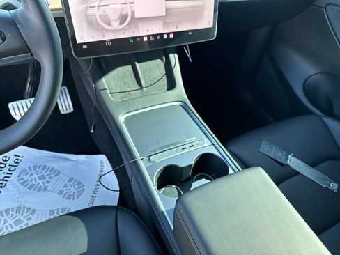 Used 2022 Tesla Model Y Performance AWD/4WD image 23