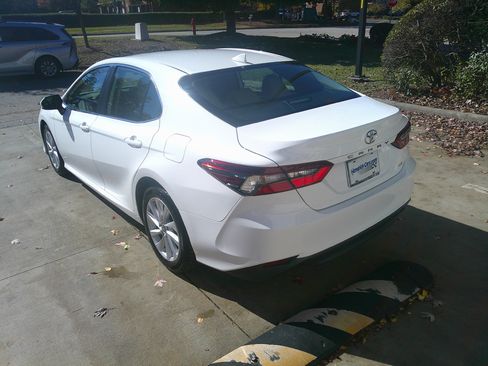 Used 2023 Toyota Camry LE image 10