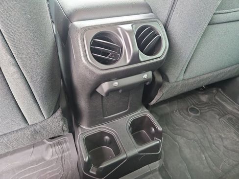 Used 2025 Jeep Gladiator Sport image 15