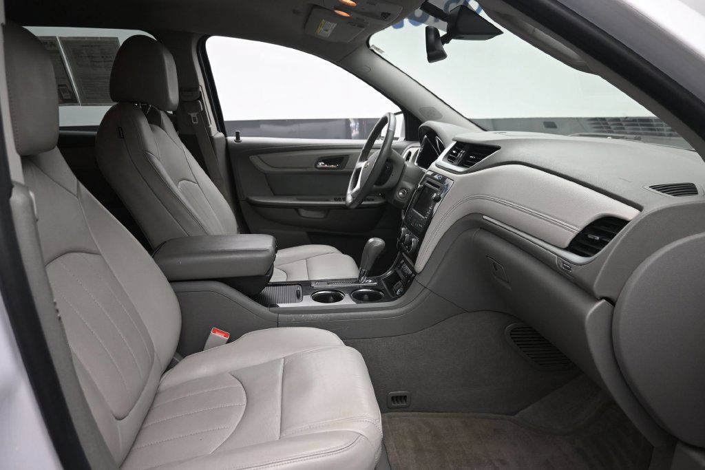 Used 2016 Chevrolet Traverse LTZ AWD/4WD image 9