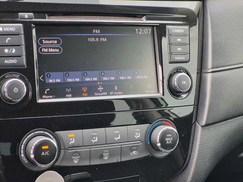 Used 2018 Nissan Rogue S AWD/4WD image 13