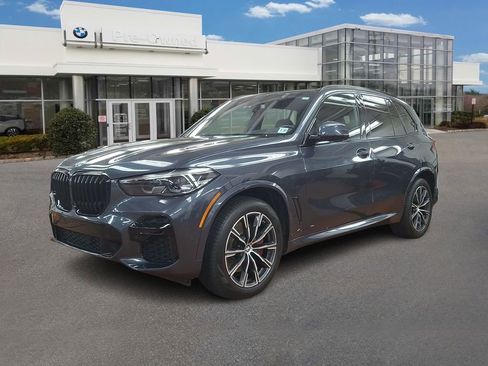 Certified 2022 BMW X5 xDrive40i w/ M Sport Package image 1