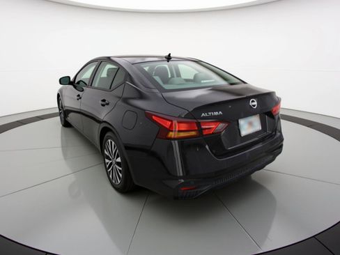 Used 2025 Nissan Altima 2.5 SV image 6
