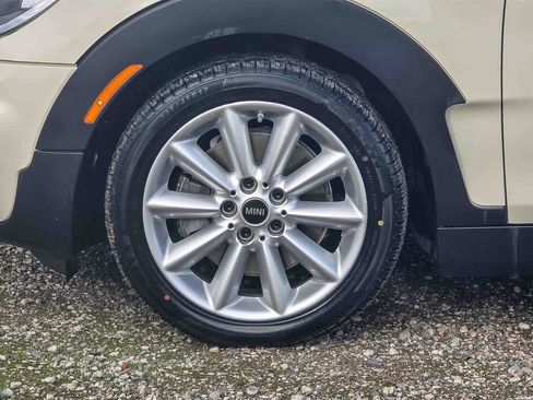 Used 2019 MINI Cooper Clubman S image 9