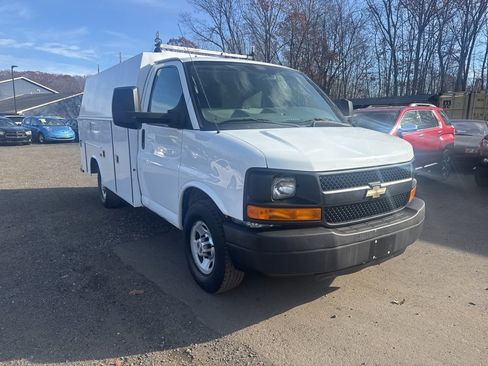 Used 2014 Chevrolet Express 3500 image 4