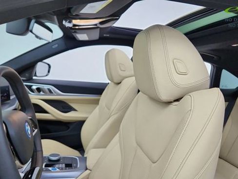 Used 2025 BMW i4 eDrive40 w/ Premium Package RWD image 33