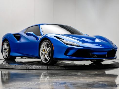 Used 2023 Ferrari F8 Tributo RWD image 32