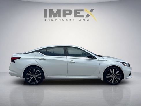 Used 2020 Nissan Altima 2.5 SR FWD image 6