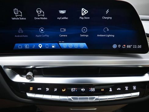 Used 2026 Cadillac Lyriq Signature Luxury AWD/4WD image 19