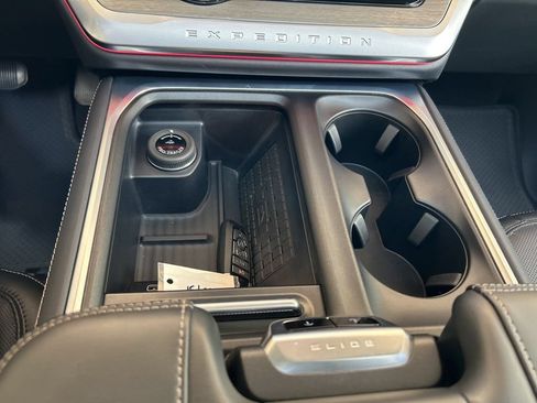 Used 2025 Ford Expedition Max Platinum AWD/4WD image 60