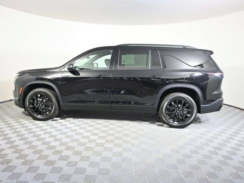 Used 2026 Chevrolet Traverse LT w/ Midnight/Sport Edition AWD/4WD image 3