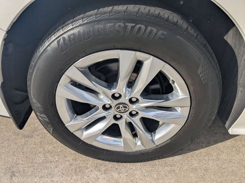 Used 2023 Toyota Sienna XLE w/ XLE Plus Package image 22