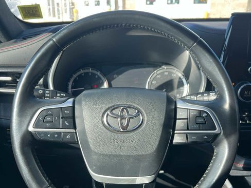 Used 2023 Toyota Highlander XSE image 25