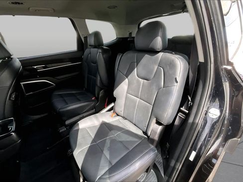 Used 2023 Kia Telluride EX w/ EX Captain's Chair Package FWD image 21