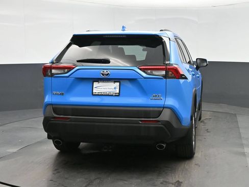 Used 2021 Toyota RAV4 XLE Premium AWD/4WD image 6